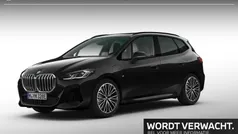 Zwart Gebruikt 2024 BMW 225 Active Tourer M Sport MPV | € 42.995 (Eerlijke prijs)