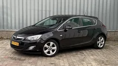 Zwart Gebruikt 2011 Opel Astra Sport Hatchback | € 4.490 (Eerlijke prijs)