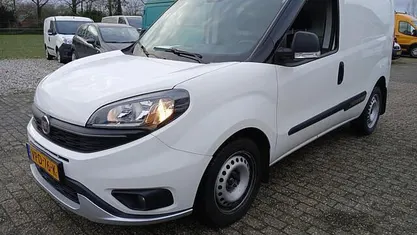 Occasion Fiat Doblò Trekking 105 PK (77 kW) 2022 Wit MPV