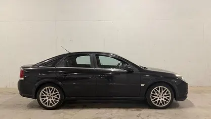 Zwart (metallic) Occasion 2008 Opel Vectra GTS Executive Hatchback | € 2.499 (Eerlijke prijs)
