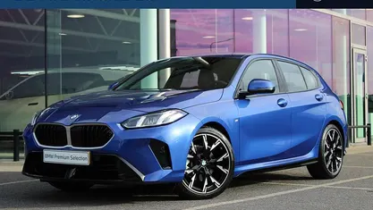 Blauw Occasion 2025 BMW 120 M Sport Hatchback | € 36.950 (Eerlijke prijs)