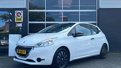 Wit Gebruikt 2013 Peugeot 208 Access Hatchback | € 4.995 (Eerlijke prijs)