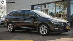 Zwart Gebruikt 2017 Opel Astra Innovation Stationwagen | € 11.950 (Eerlijke prijs)