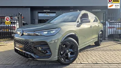 Groen Gebruikt 2024 VW Tiguan R-line Edition SUV | € 48.950 (Eerlijke prijs)