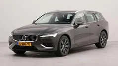Grijs Gebruikt 2022 Volvo V60 Core Stationwagen | € 31.450 (Goede deal)