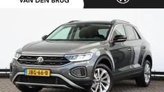 Grijs Gebruikt 2025 VW T-Roc Edition SUV | € 36.195 (Eerlijke prijs)