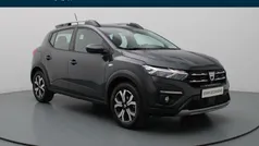 Grijs Gebruikt 2022 Dacia Sandero Essentiel Hatchback | € 16.990 (Eerlijke prijs)