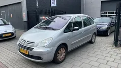 Grijs, metallic lak Gebruikt 2007 Citroën Xsara Picasso MPV | € 999 (Goede deal)