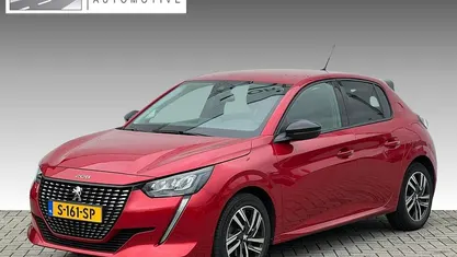 Rood Gebruikt 2023 Peugeot 208 Allure Hatchback | € 19.395 (Eerlijke prijs)