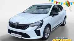 Gebruikt 2024 Renault Clio V Evolution Hatchback | € 18.435 (Eerlijke prijs)