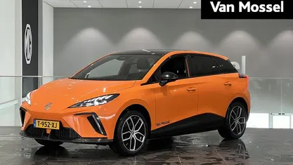 Occasion MG MG4 EV Trophy 180 kW (245 PK) 2023 Oranje Hatchback