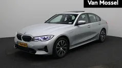 Grijs Gebruikt 2022 BMW 320e Basis Sedan | € 32.900 (Goede deal)
