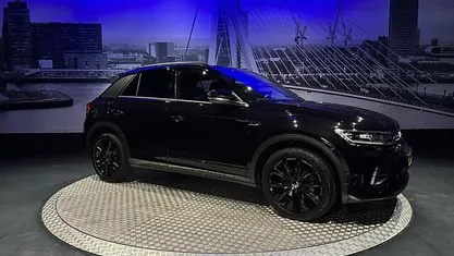 Gebruikt 2022 VW T-Roc Business+ SUV | € 29.245 (Eerlijke prijs)