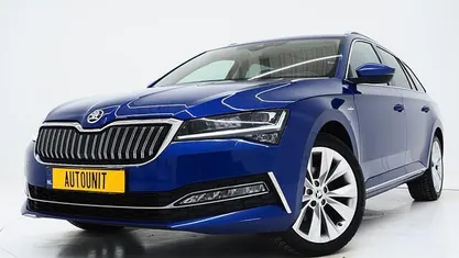 Occasion Skoda Superb LAURIN & KLEMENT 218 PK (160 kW) 2022 Blauw Stationwagen
