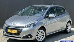 Grijs Gebruikt 2019 Peugeot 208 Signature Sky Hatchback | € 9.498 (Goede deal)