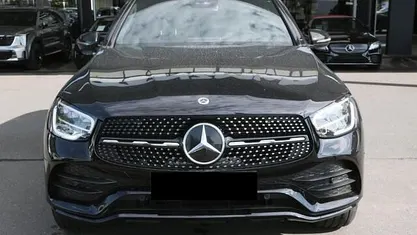 Zwart Occasion 2022 Mercedes E300 AMG line SUV | € 56.950 (Eerlijke prijs)