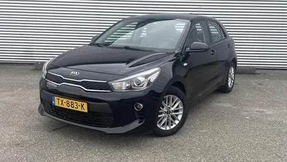 Zwart Gebruikt 2018 Kia Rio Hatchback | € 12.750 (Eerlijke prijs)