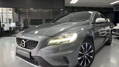 Occasion 2019 Volvo V40 R-Design Stationwagen | € 16.490 (Goede deal)