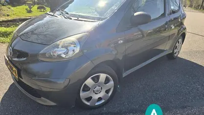 Occasion Toyota Aygo 68 PK (50 kW) 2008 Grijs Hatchback