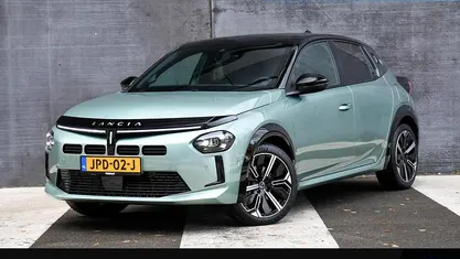 Nieuw Lancia Ypsilon 110 PK (80 kW) 2025 Groen Hatchback