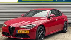 Rood Gebruikt 2020 Alfa Romeo Giulia Sprint Sedan | € 35.940 (Eerlijke prijs)