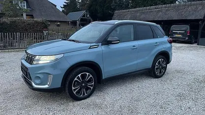 Grijs Gebruikt 2022 Suzuki Vitara Style Hatchback | € 22.950 (Eerlijke prijs)