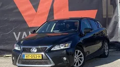 Zwart, metallic lak Gebruikt 2015 Lexus CT200h Hatchback | € 14.748 (Eerlijke prijs)