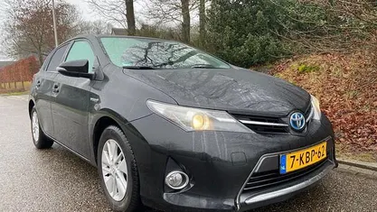 Occasion Toyota Auris 99 PK (72 kW) 2013 Zwart Hatchback