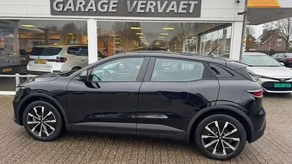 Gebruikt 2023 Renault Megane E-Tech Evolution Hatchback | € 24.950 (Goede deal)