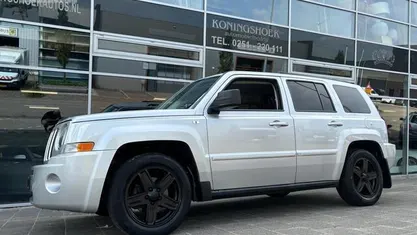 Grijs Occasion 2009 Jeep Patriot Limited SUV | € 8.950 (Eerlijke prijs)