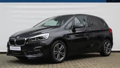Zwart Gebruikt 2019 BMW 218 Executive Stationwagen | € 19.750 (Goede deal)