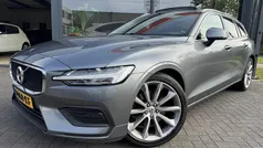 Gebruikt 2020 Volvo V60 Momentum Stationwagen | € 24.950 (Eerlijke prijs)