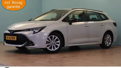 Grijs Occasion 2025 Toyota Corolla Hybrid Business Edition Stationwagen | € 28.899 (Goede deal)