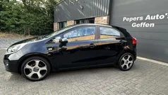 Zwart Gebruikt 2015 Kia Rio Hatchback | € 5.750 (Goede deal)