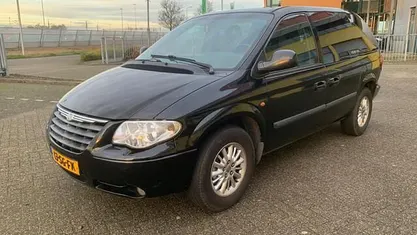 Zwart (metallic) Gebruikt 2006 Chrysler Voyager MPV | € 1.450 (Eerlijke prijs)