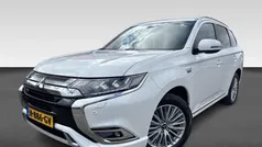 Gebruikt 2020 Mitsubishi Outlander P-HEV Intense SUV | € 23.930 (Eerlijke prijs)