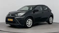 Zwart Gebruikt 2023 Toyota Aygo Limited Hatchback | € 16.900 (Eerlijke prijs)