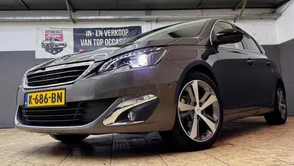 Grijs Occasion 2015 Peugeot 308 GT-line Hatchback | € 7.950 (Eerlijke prijs)