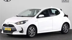 Wit Gebruikt 2021 Toyota Yaris Hybrid Active Hatchback | € 20.900 (Eerlijke prijs)