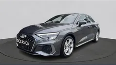 Grijs Gebruikt 2023 Audi A3 S-Line Sedan | € 32.990 (Eerlijke prijs)