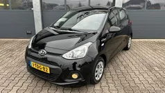 Zwart Gebruikt 2014 Hyundai i10 Comfort Hatchback | € 8.430 (Eerlijke prijs)