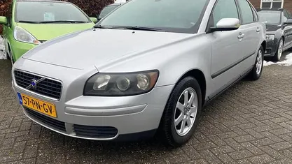 Occasion Volvo S40 Kinetic 125 PK (91 kW) 2004 Grijs (metallic) Sedan