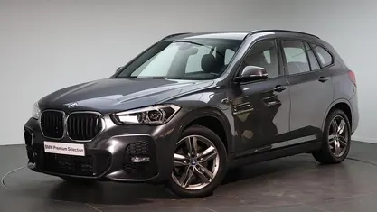 Mineralgrau Gebruikt 2022 BMW X1 Executive SUV | € 29.750 (Eerlijke prijs)