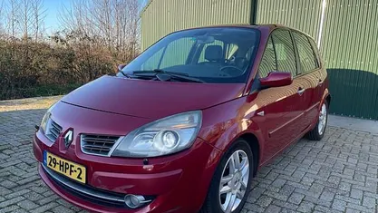 Gebruikt 2009 Renault Scénic III MPV | € 1.990 (Eerlijke prijs)