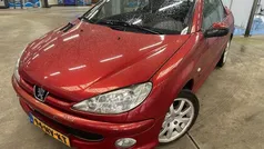 Rood Gebruikt 2004 Peugeot 206 CC Cabriolet | € 1.750 (Goede deal)