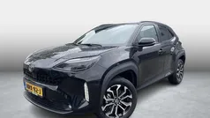 Zwart Nieuw 2025 Toyota Yaris Cross Comfort SUV | € 33.999 (Eerlijke prijs)