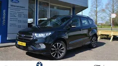Zwart Gebruikt 2017 Ford Kuga ST-Line SUV | € 17.540 (Eerlijke prijs)