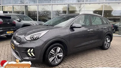 Grijs Gebruikt 2021 Kia Niro SUV | € 22.745 (Eerlijke prijs)