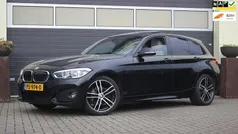 Zwart Gebruikt 2017 BMW 118 Executive Hatchback | € 16.900 (Eerlijke prijs)
