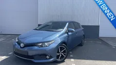 Blauw Gebruikt 2018 Toyota Auris Hybrid Hatchback | € 17.850 (Eerlijke prijs)